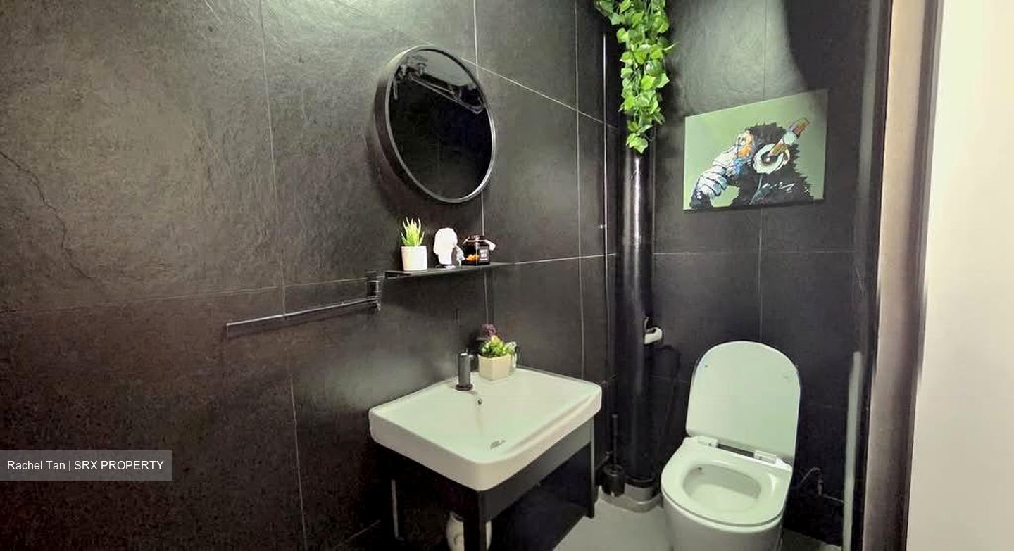 Blk 330 Bukit Batok Street 33 (Bukit Batok), HDB Executive #558405031